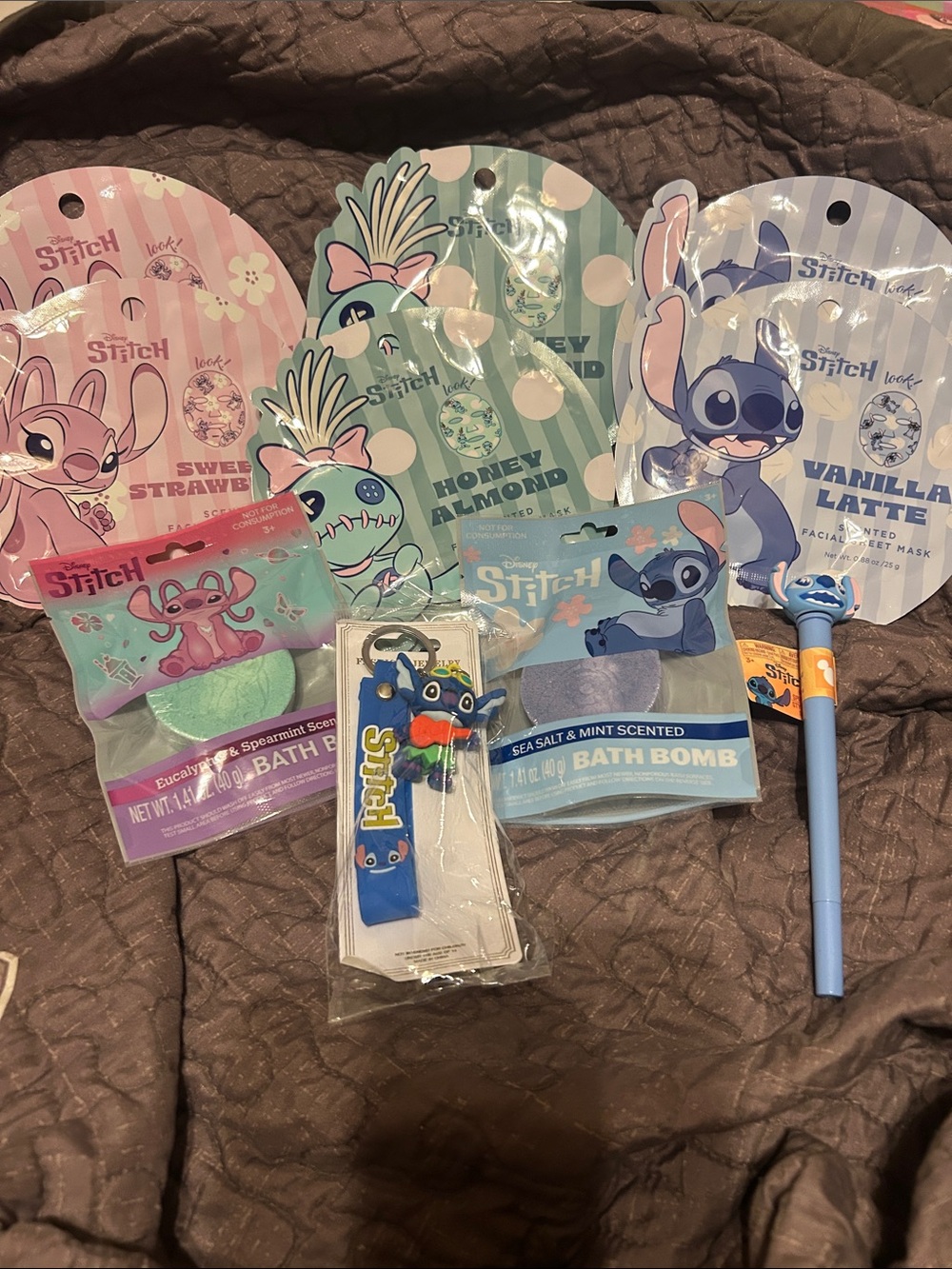Disney Stitch Bath & Spa Gift Set 6mask,2bathnombs,pen, keychain